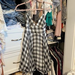 SOLD ❌ Lulus plaid dress